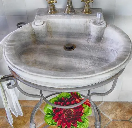 Bed and Breakfast La Vecchia Quercia 3*